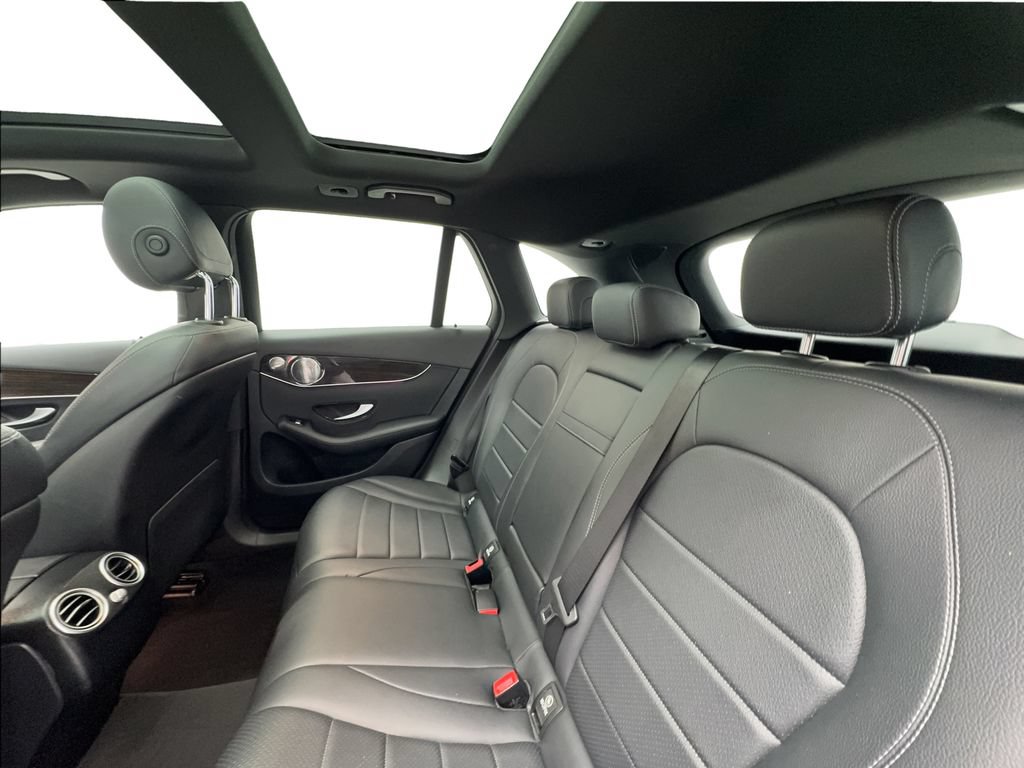 Used 2020 Mercedes-Benz GLC 300 4MATIC image 25