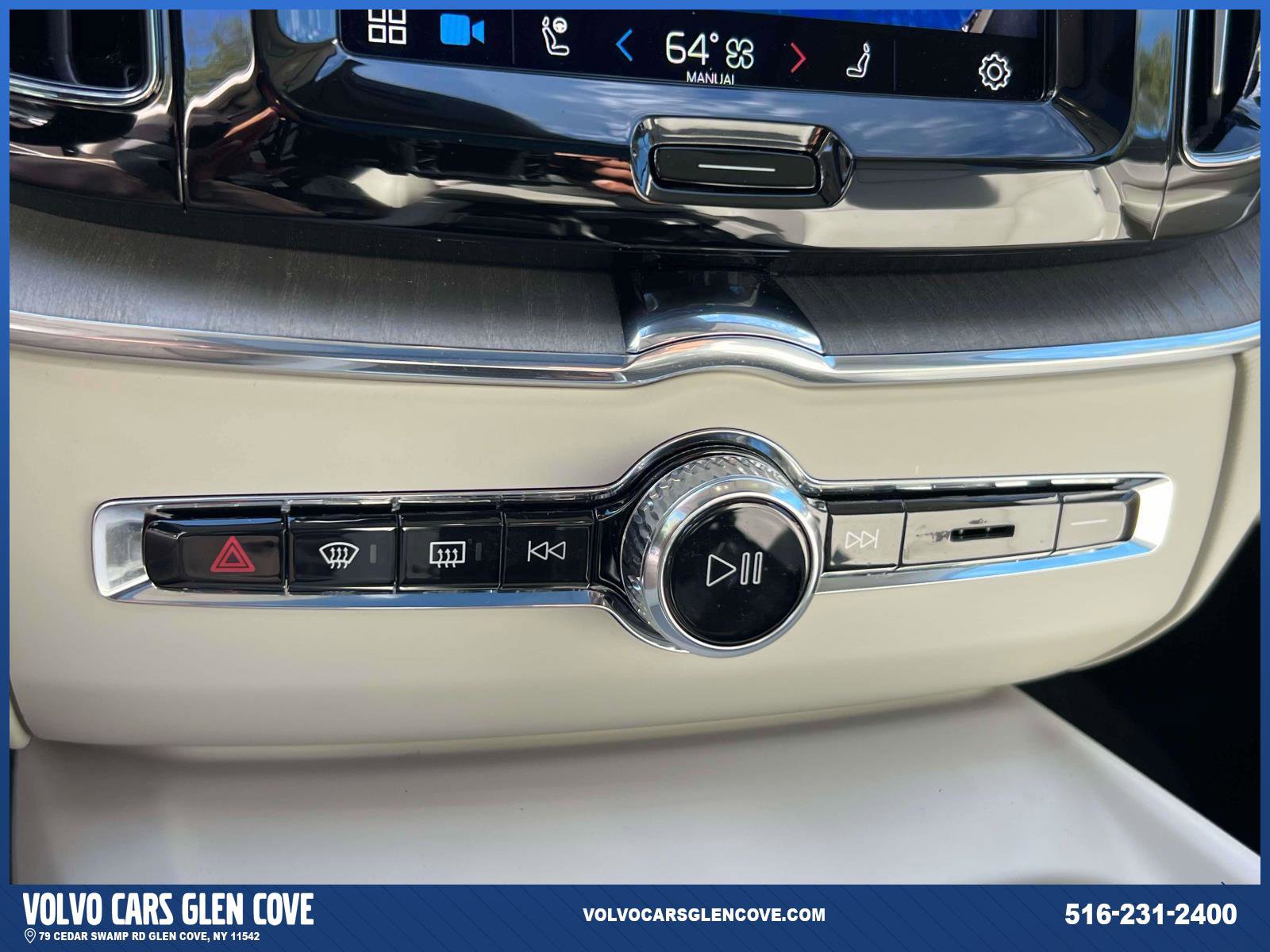 Certified 2025 Volvo XC60 T8 Plus AWD/4WD image 28