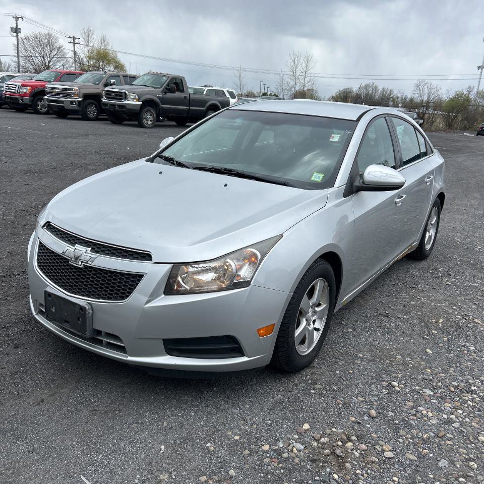 Used 2014 Chevrolet Cruze LT FWD image 2
