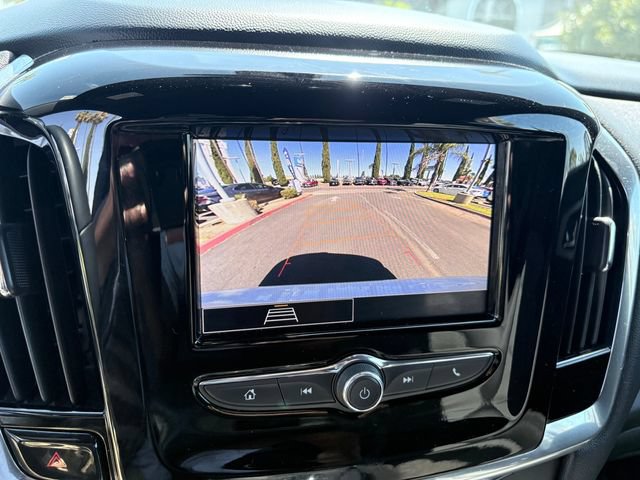 Used 2023 Chevrolet Traverse LT FWD image 18