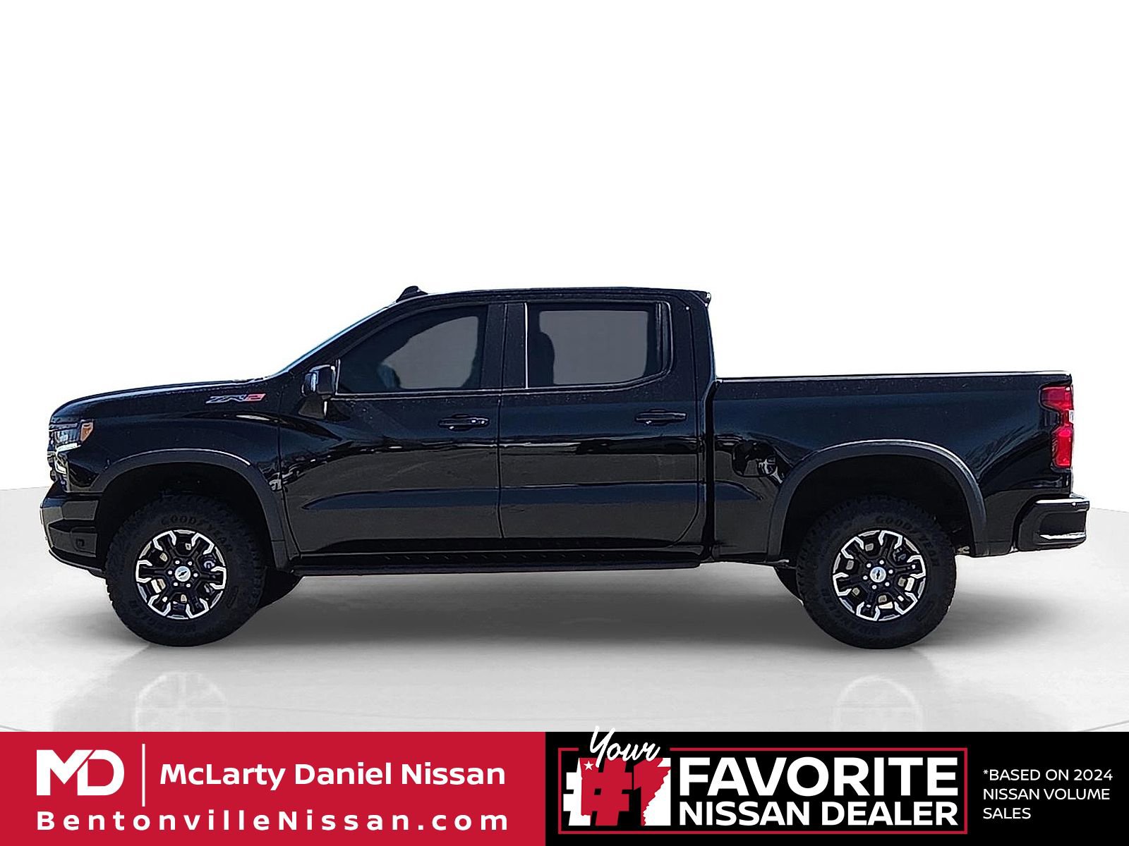 Used 2024 Chevrolet Silverado 1500 ZR2 w/ Technology Package image 3