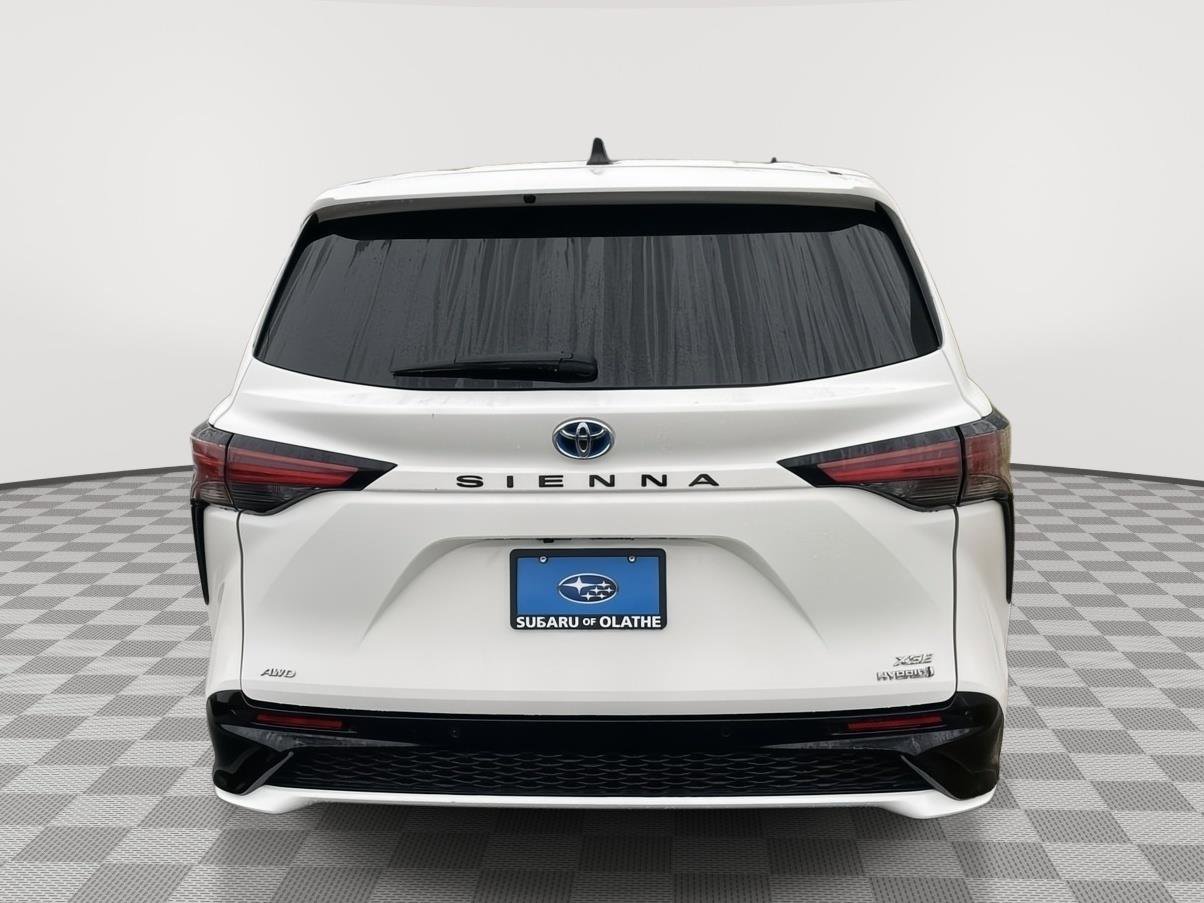 Used 2023 Toyota Sienna XSE AWD/4WD image 6