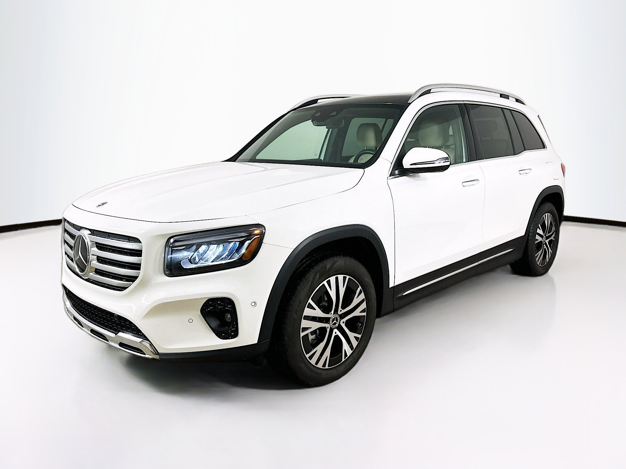 Used 2024 Mercedes-Benz GLB 250 4MATIC image 1