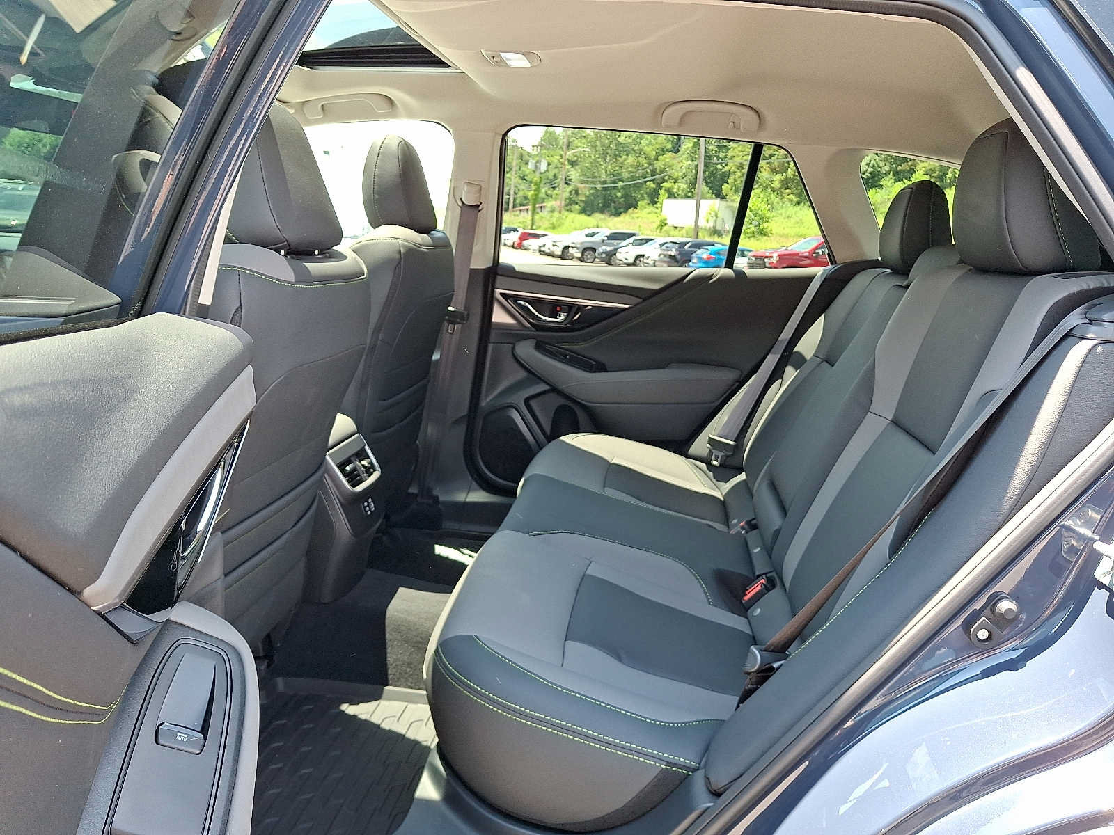 Used 2025 Subaru Outback Onyx Edition AWD/4WD image 10