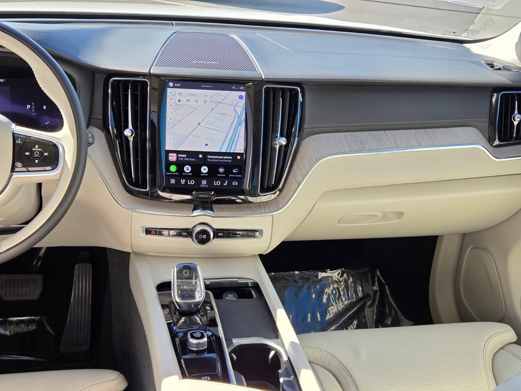 Used 2022 Volvo XC60 B5 Inscription w/ Climate Package FWD image 17