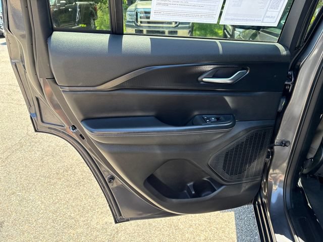 Used 2024 Jeep Grand Cherokee Laredo w/ Luxury Tech Group I AWD/4WD image 18