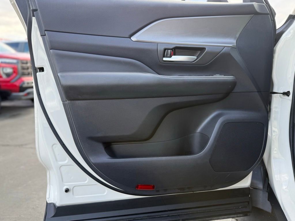 Used 2024 Toyota Grand Highlander XLE image 17