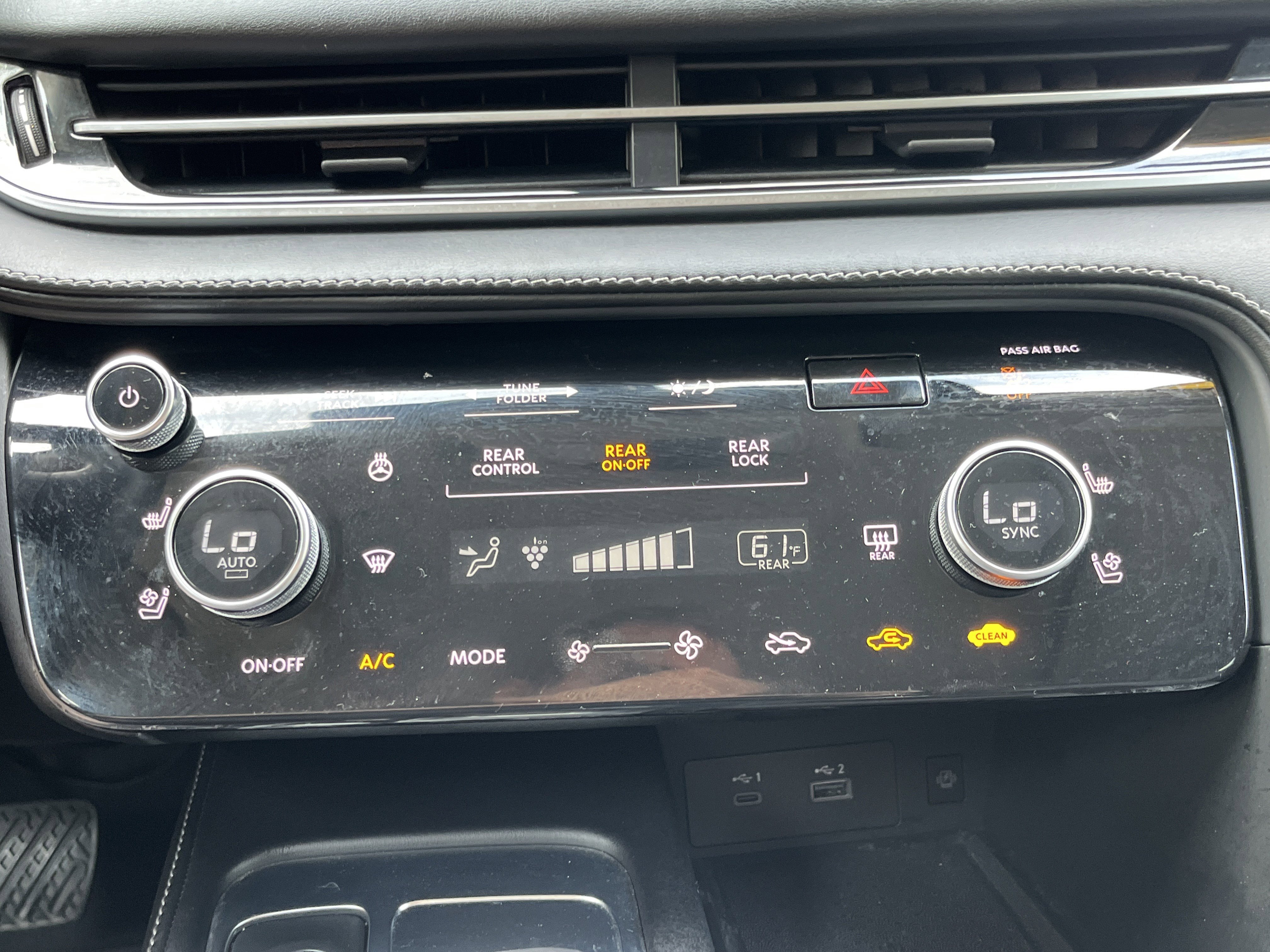 Used 2023 INFINITI QX60 Sensory w/ Vision Package AWD/4WD image 9