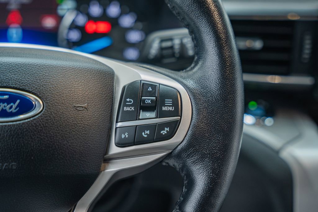 Certified 2021 Ford Explorer XLT w/ Equipment Group 202A image 30