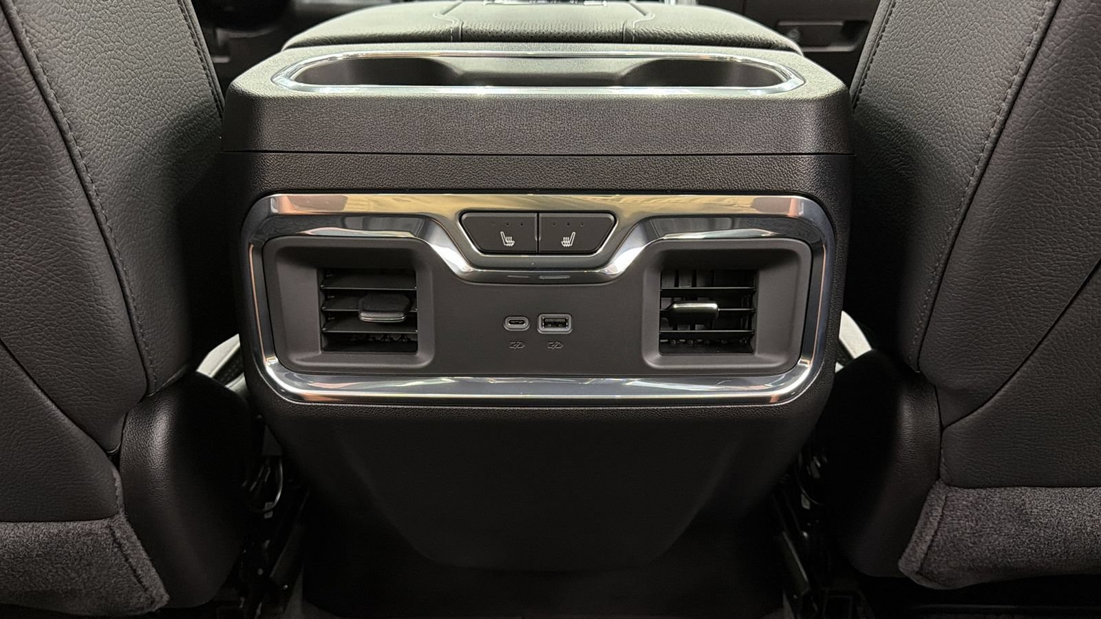 Used 2026 GMC Sierra 3500 Denali w/ Denali Reserve Package AWD/4WD image 44