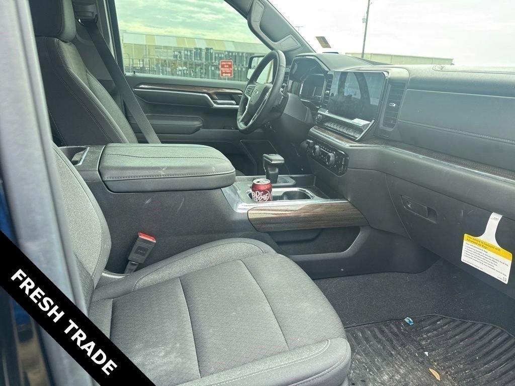 Used 2024 Chevrolet Silverado 1500 RST AWD/4WD image 7