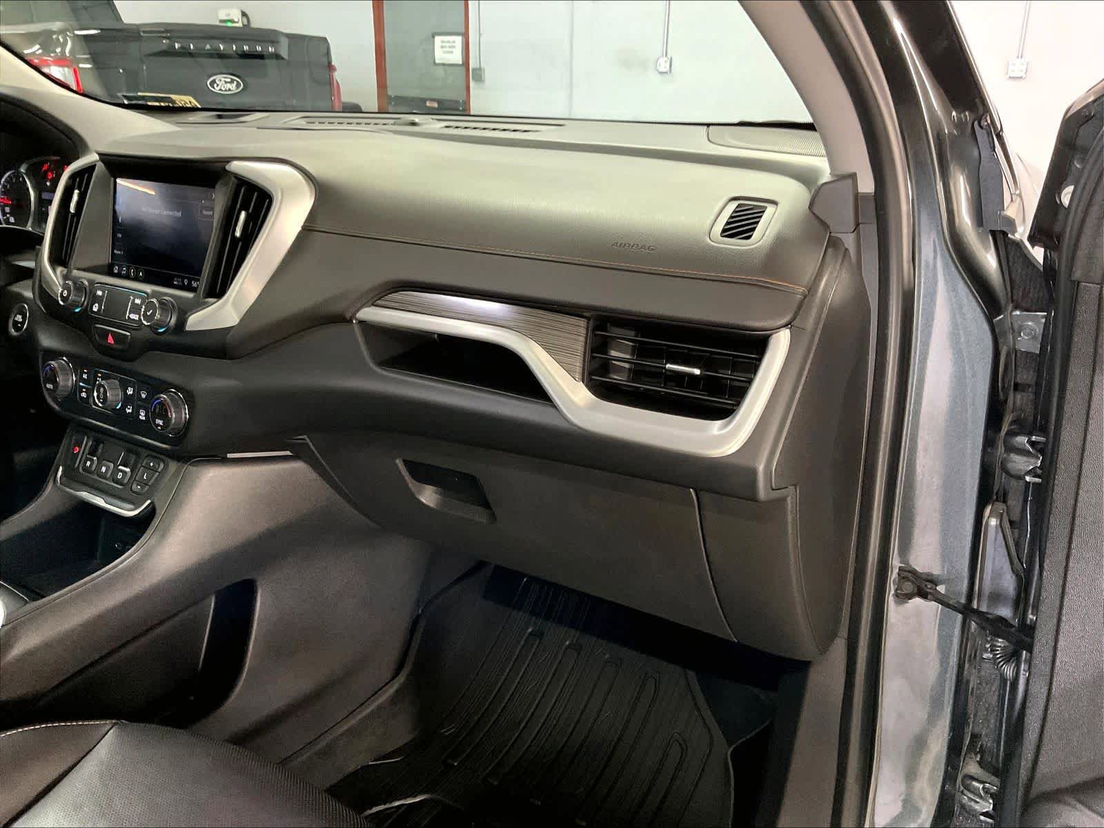 Used 2020 GMC Terrain SLT w/ Preferred Package AWD/4WD image 17