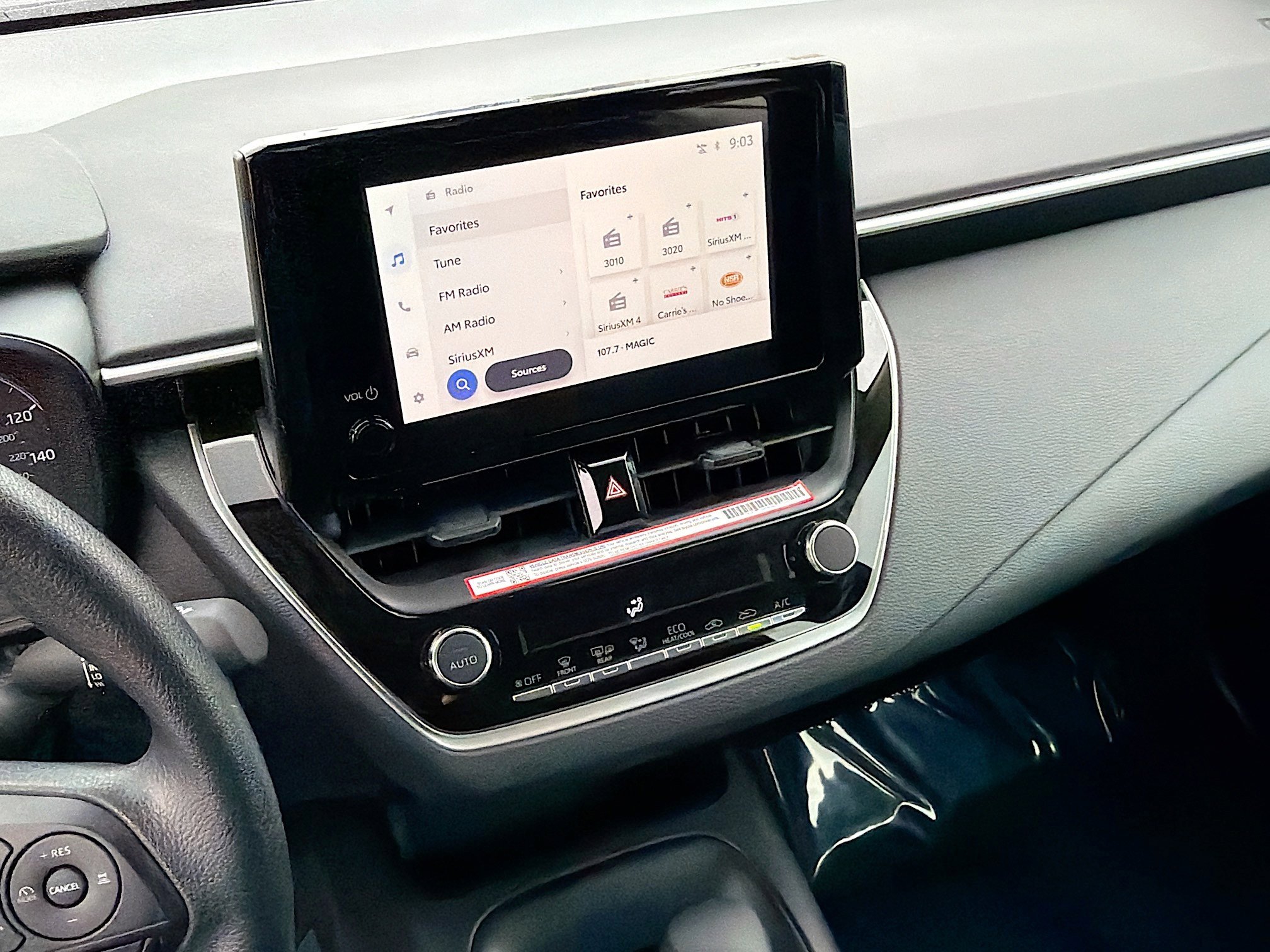 Used 2025 Toyota Corolla LE image 25