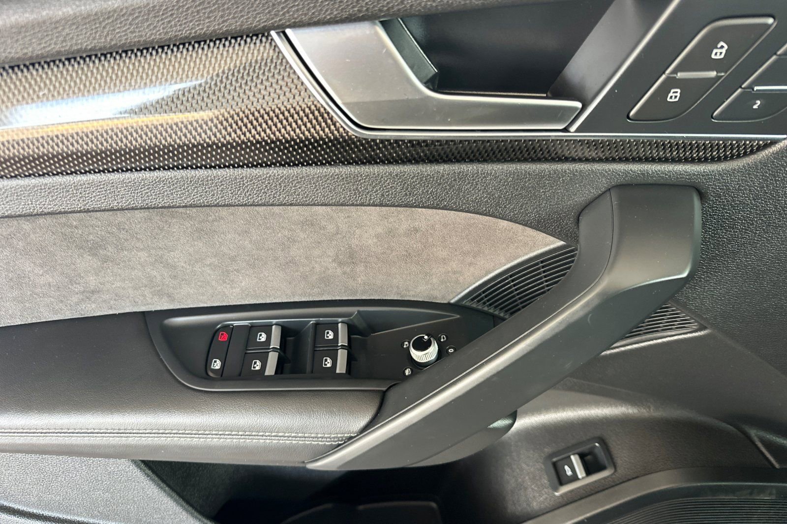 Used 2018 Audi SQ5 Premium Plus image 8