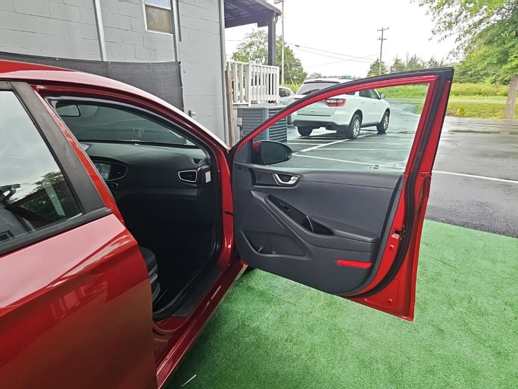 Used 2019 Hyundai Ioniq Blue FWD image 40