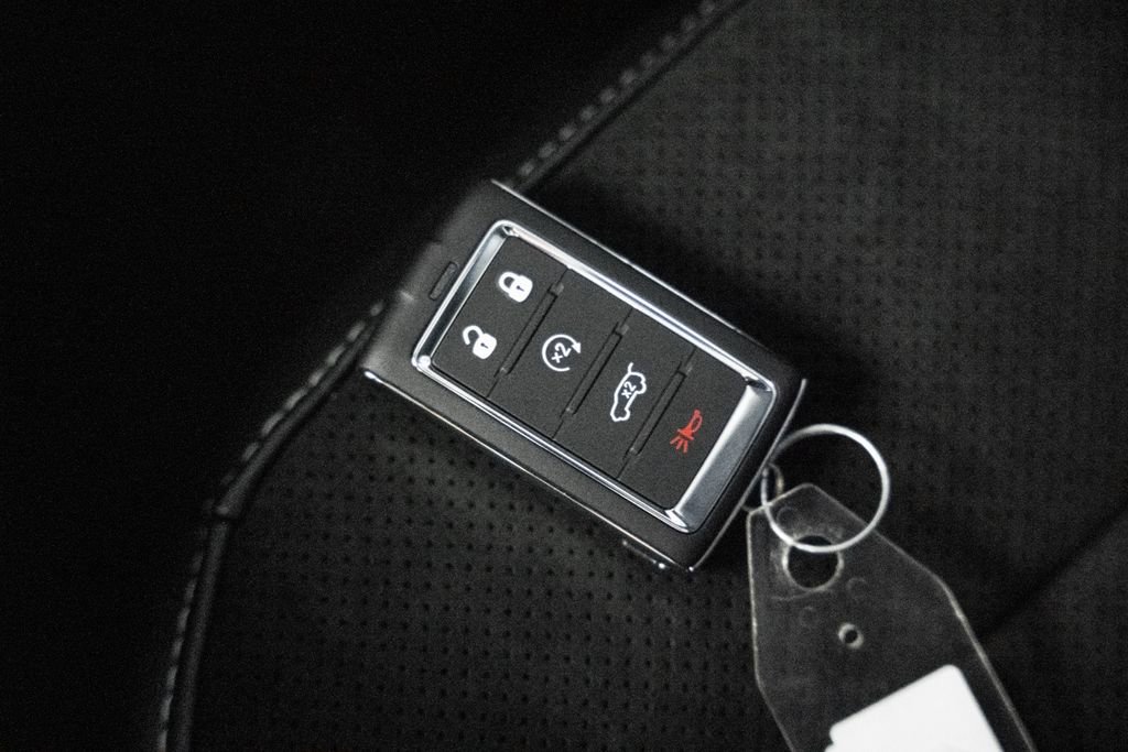 New 2025 Jeep Grand Cherokee Altitude image 41