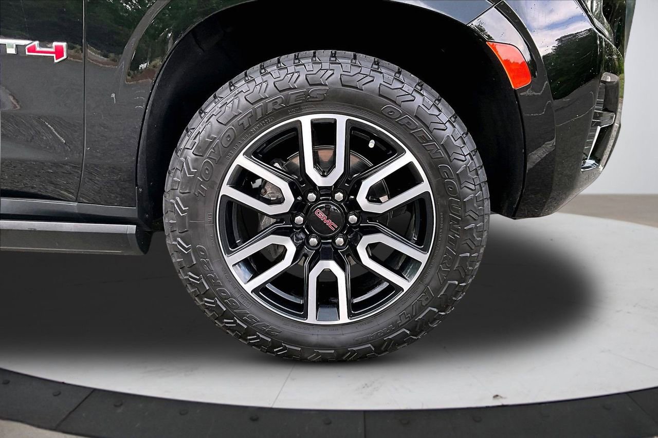 Used 2023 GMC Yukon AT4 w/ Technology Package AWD/4WD image 36