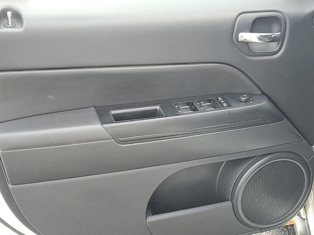 Used 2014 Jeep Patriot Latitude image 18
