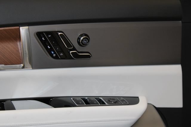 New 2027 Cadillac Vistiq Luxury AWD/4WD image 32