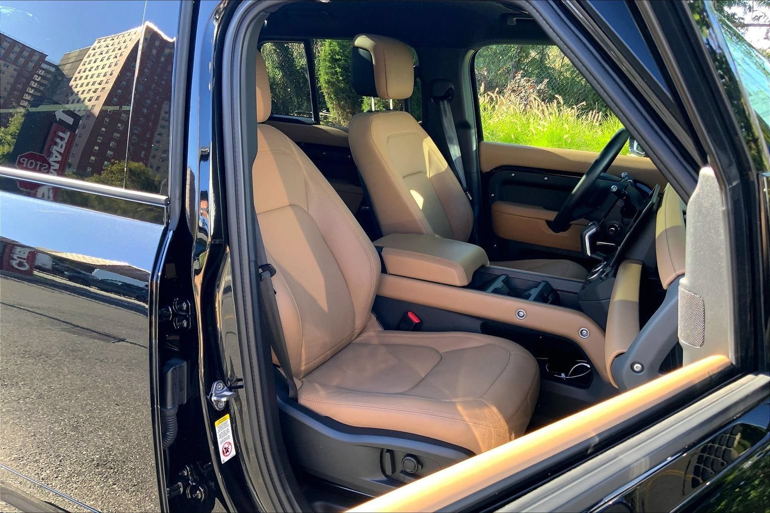 Certified 2026 Land Rover Defender 110 X-Dynamic SE AWD/4WD image 8
