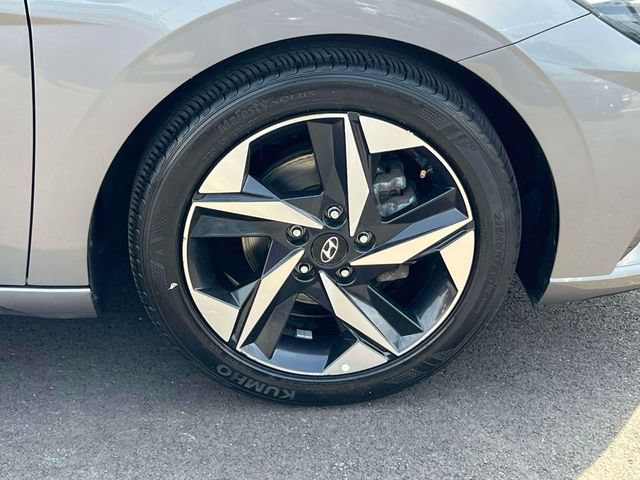 Certified 2023 Hyundai Elantra Limited FWD image 8