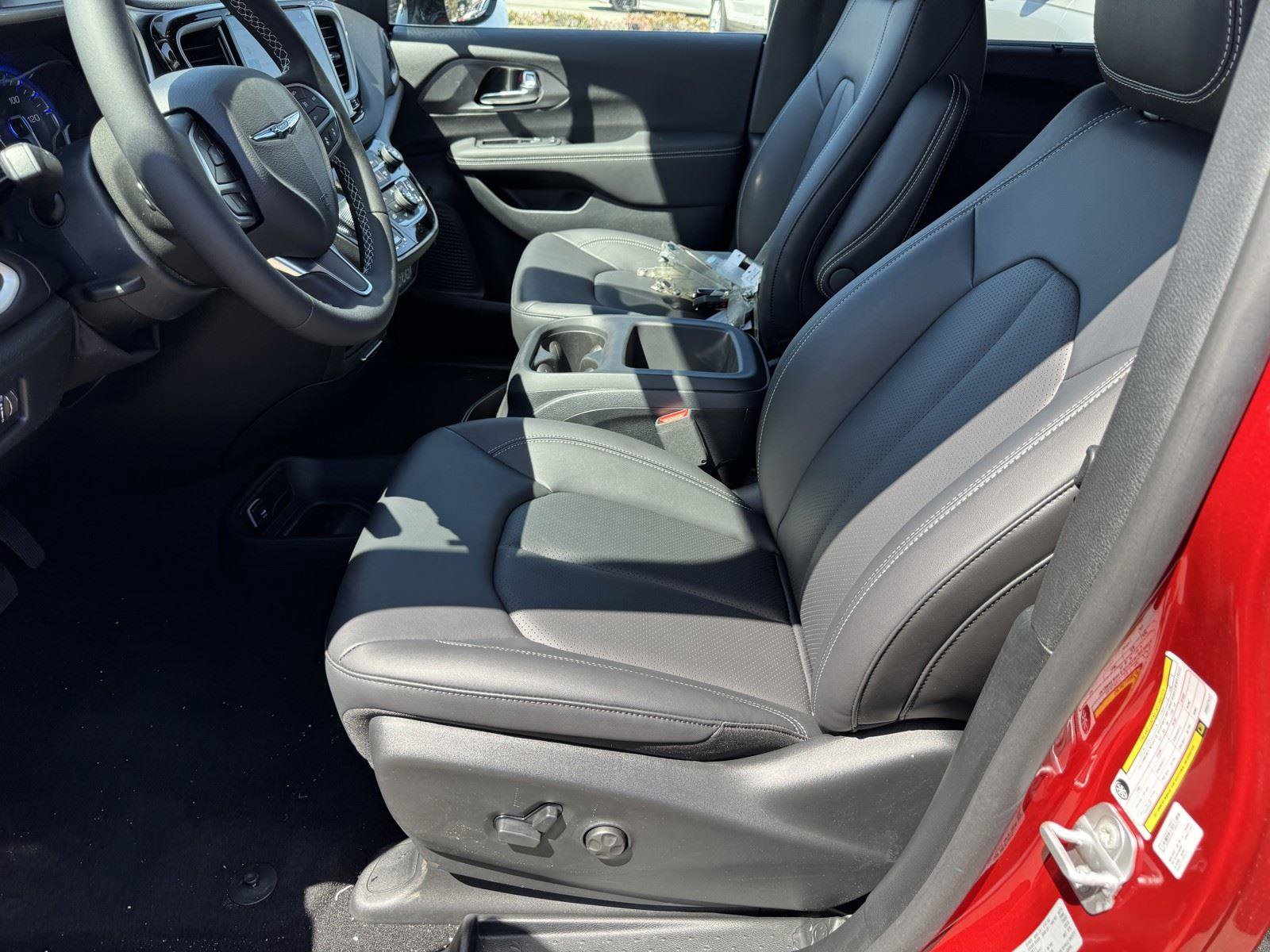 New 2025 Chrysler Voyager LX FWD image 14