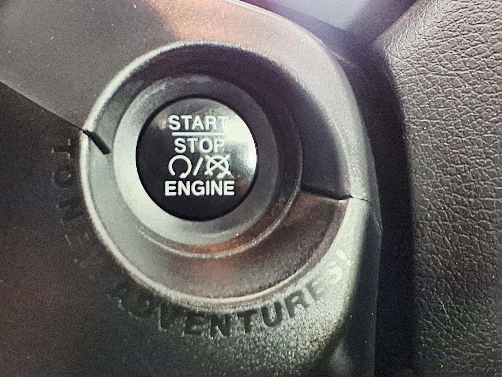 Used 2017 Jeep Renegade Altitude FWD image 18