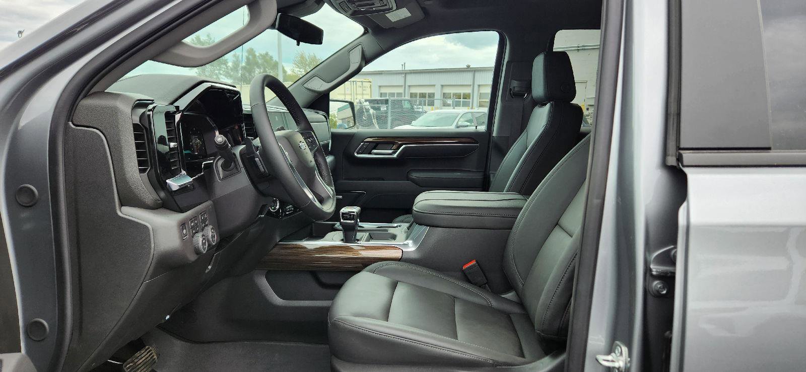 New 2026 Chevrolet Silverado 1500 LT Trail Boss w/ Safety Package image 10