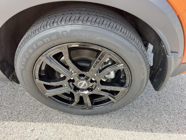 Used 2023 Nissan Kicks SR w/ SR Premium Package FWD image 11