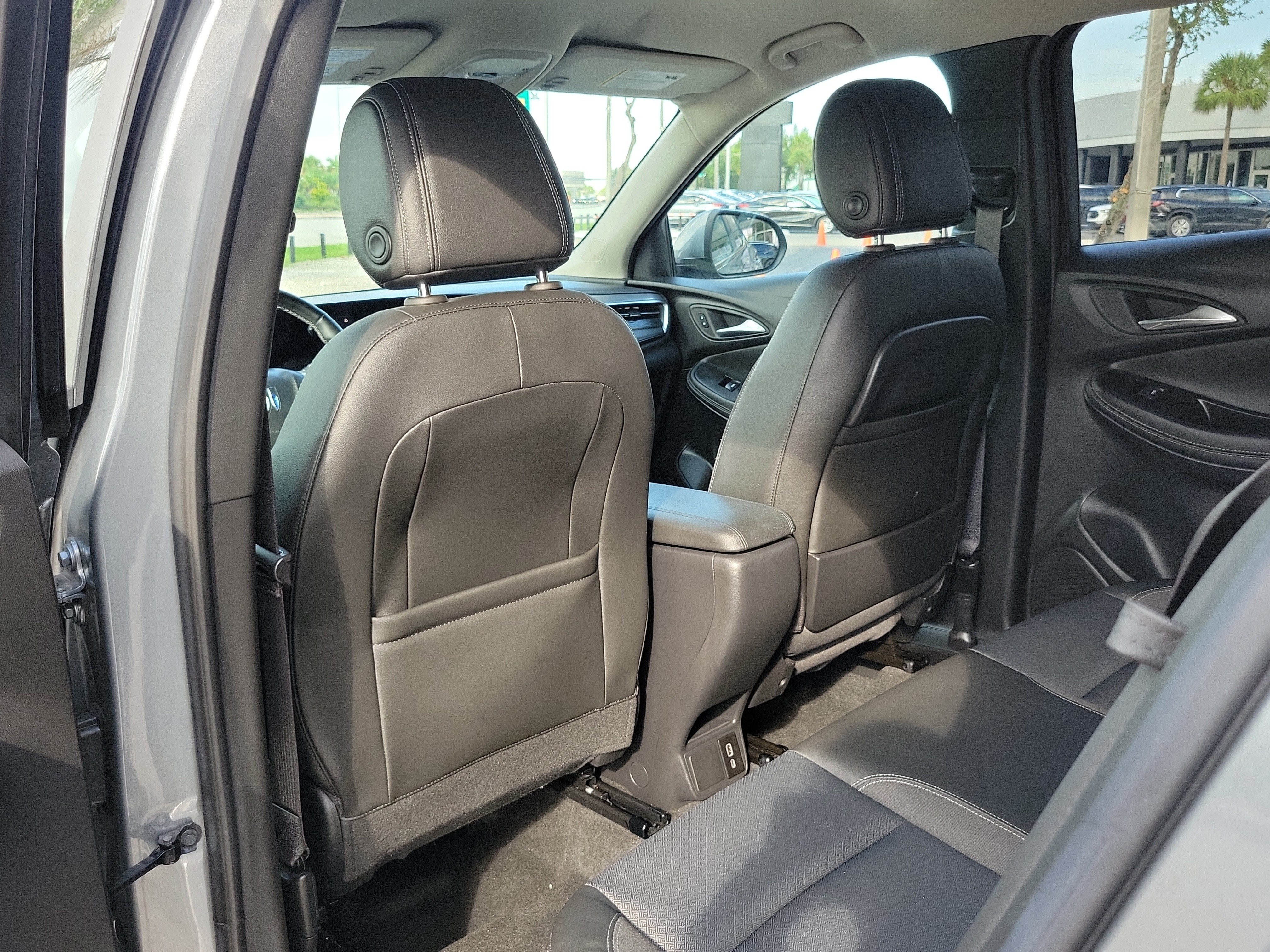Used 2024 Buick Encore GX Preferred w/ Comfort Package FWD image 14