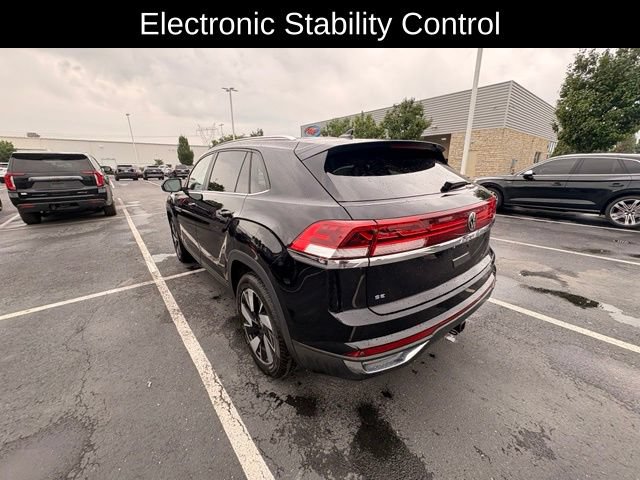Used 2024 Volkswagen Atlas Cross Sport SE FWD image 5