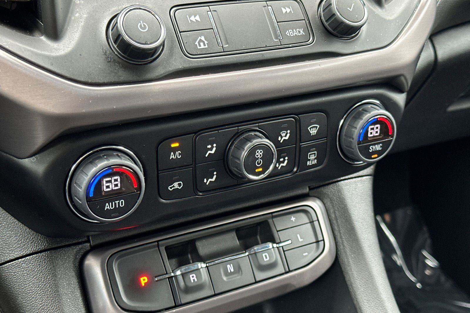 Used 2022 GMC Acadia AT4 w/ Technology Package image 21