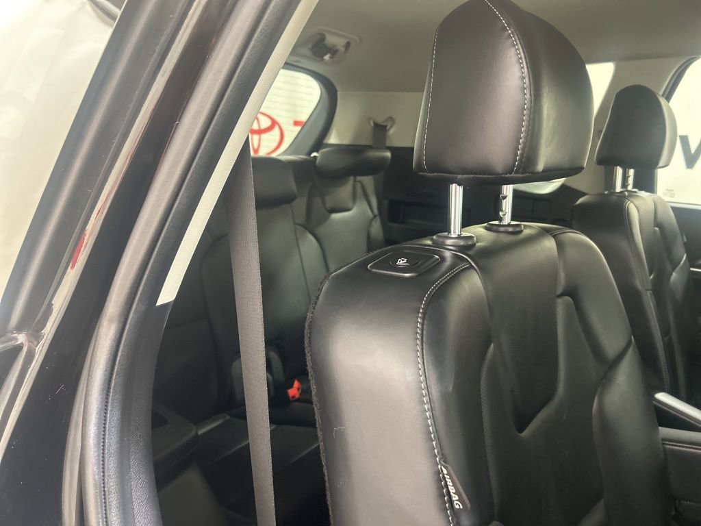 Used 2025 Kia Telluride S image 17