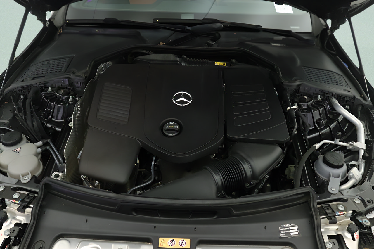 Used 2023 Mercedes-Benz C 300 Sedan image 24