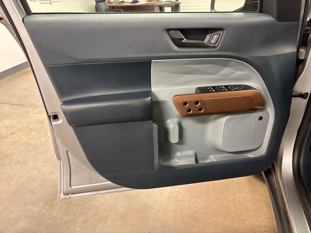 Used 2022 Ford Maverick Lariat w/ Lariat Luxury Package image 23