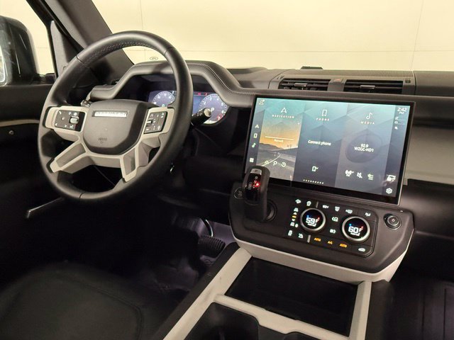 Used 2026 Land Rover Defender 110 X-Dynamic SE AWD/4WD image 17