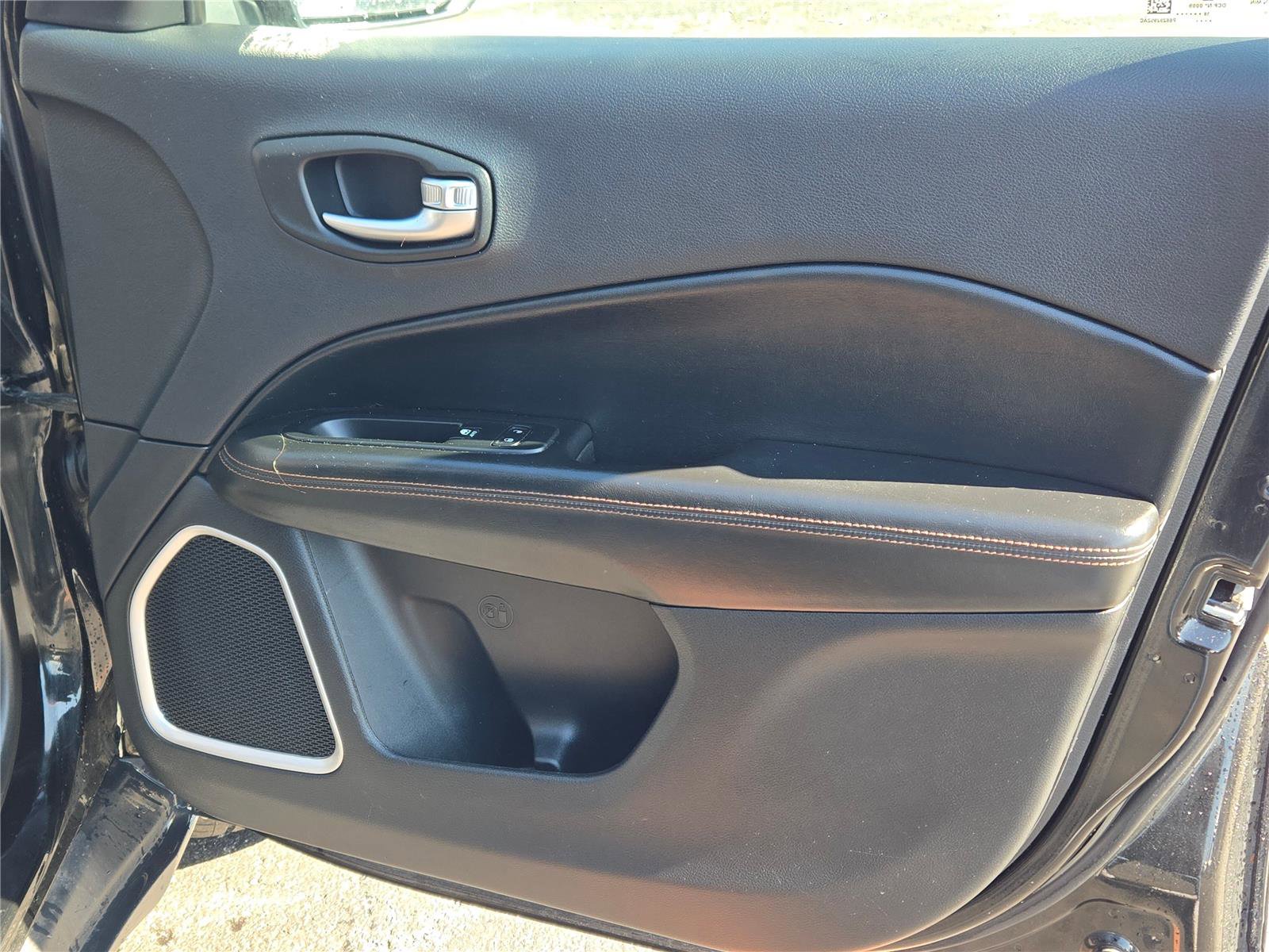 Used 2019 Jeep Compass Limited w/ Safety & Security Group image 6