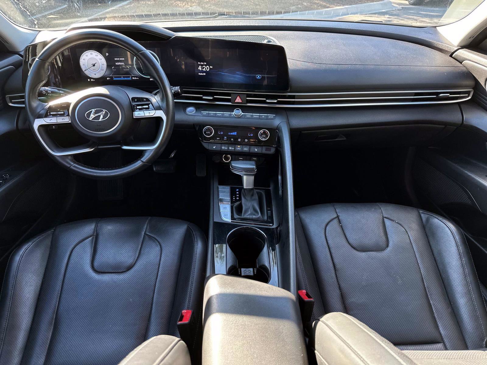 Used 2023 Hyundai Elantra Limited w/ Preferred Accessory Package image 14