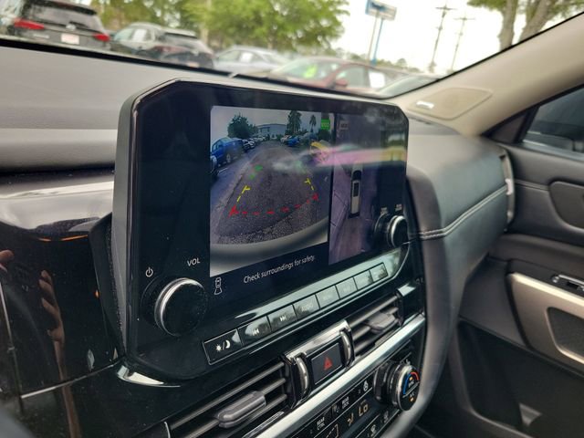 Used 2023 Nissan Pathfinder Platinum w/ Cargo Package AWD/4WD image 22