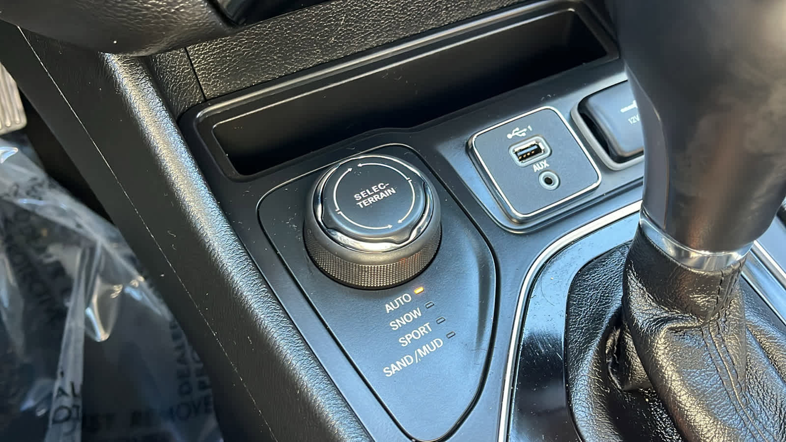 Certified 2023 Jeep Cherokee Altitude Lux w/ Lux Elite Package image 21