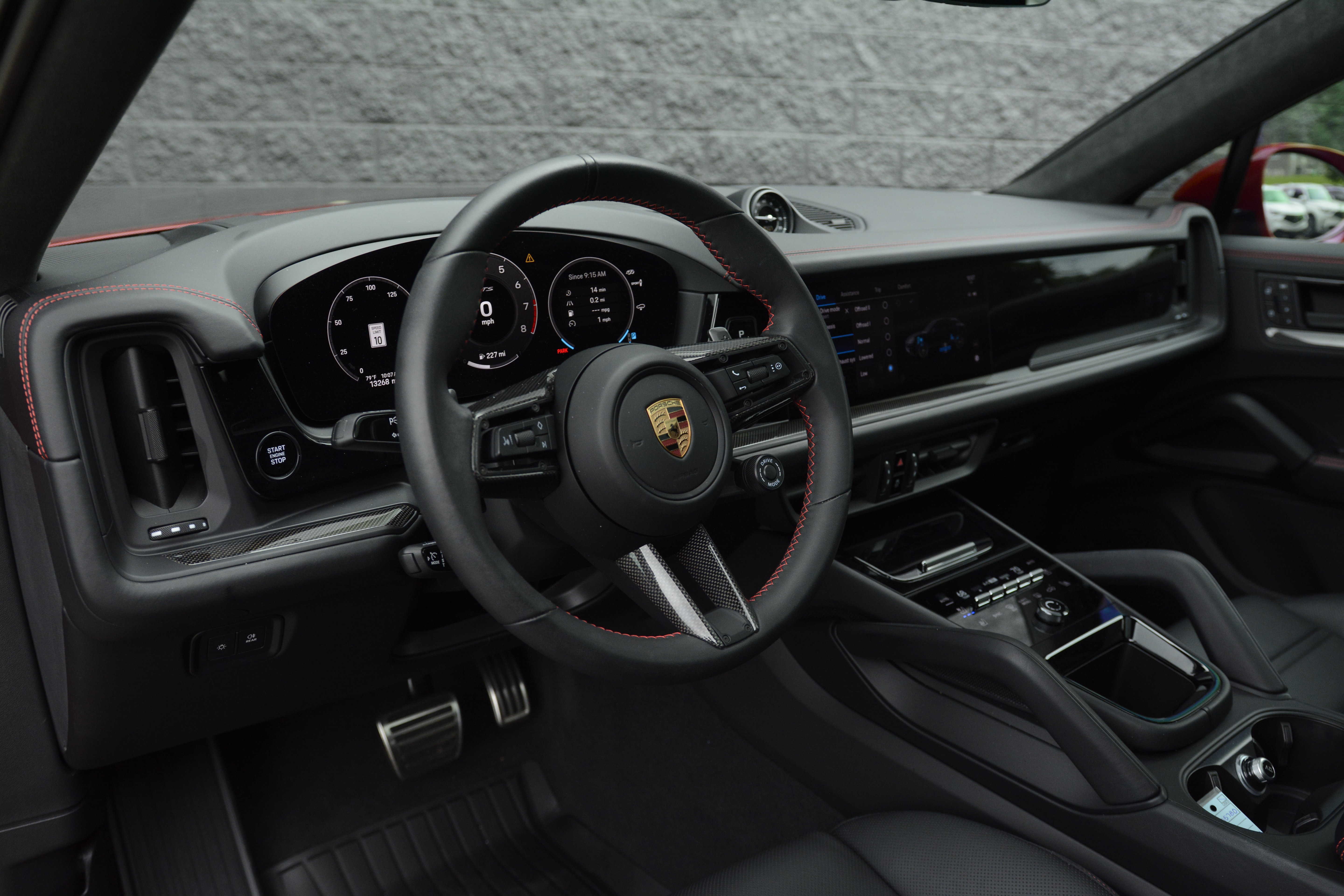 Certified 2025 Porsche Cayenne GTS AWD/4WD image 18
