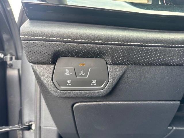 Used 2025 Volkswagen Atlas SE FWD image 16