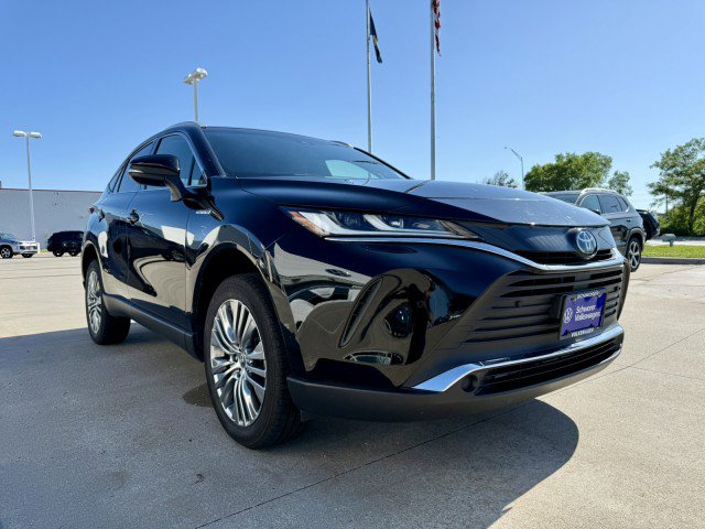 Used 2021 Toyota Venza XLE w/ Softex Package image 4