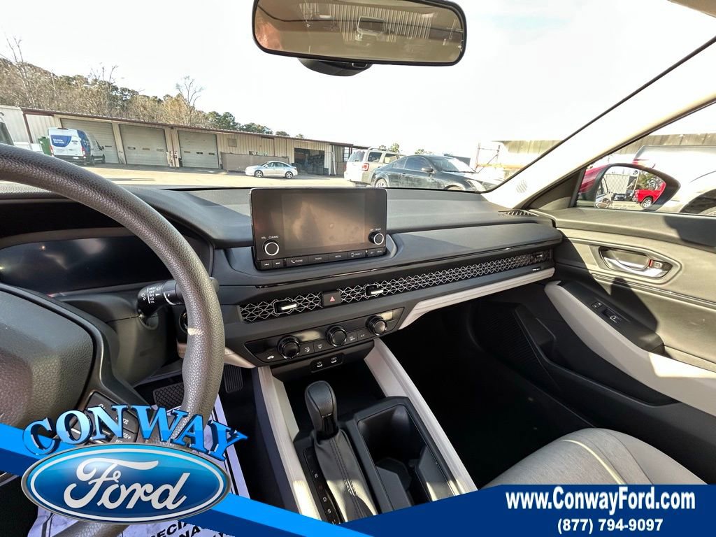 Used 2024 Honda Accord EX image 32