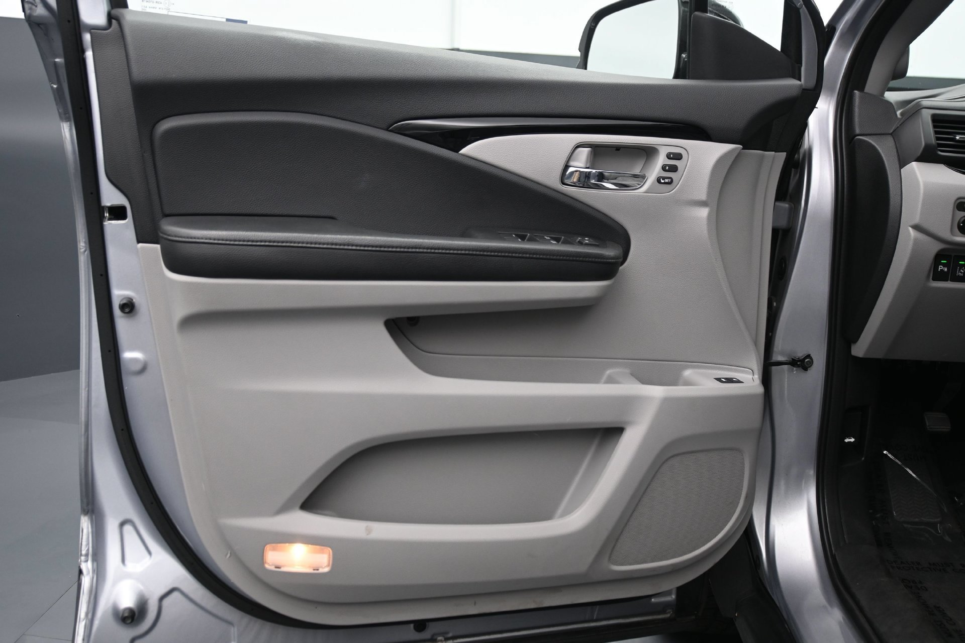 Used 2017 Honda Pilot Touring image 18