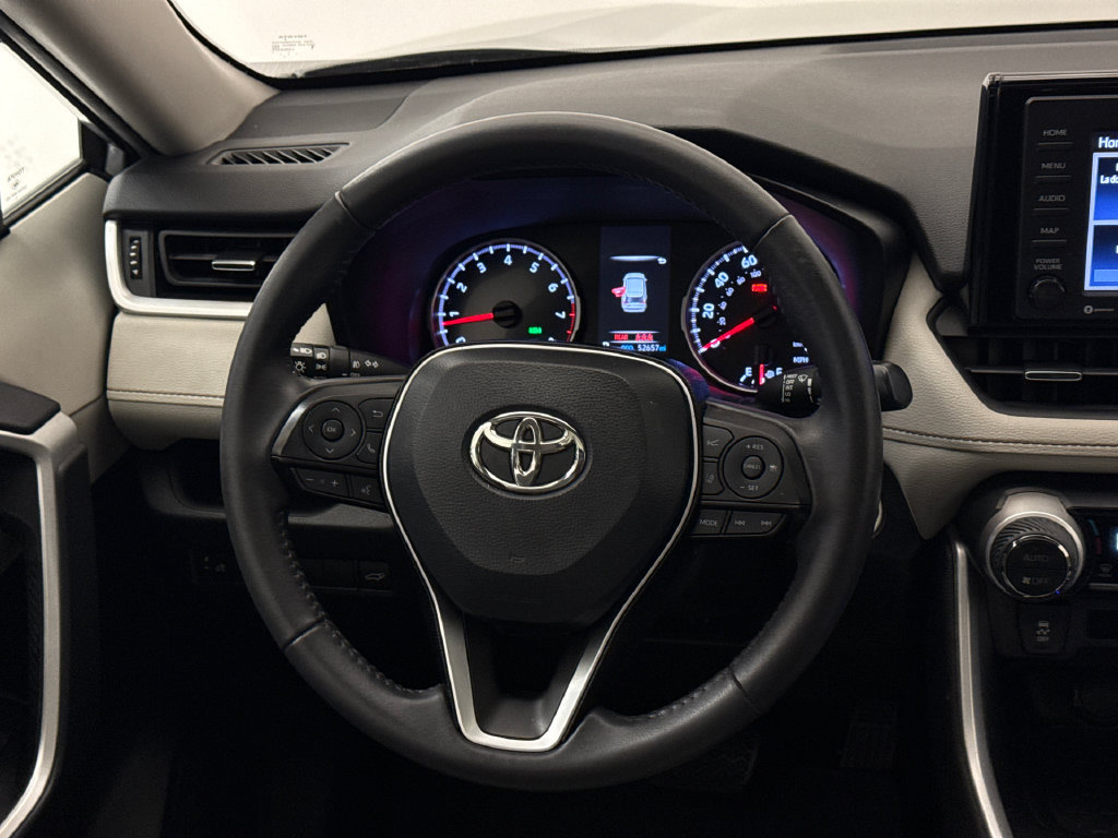 Used 2020 Toyota RAV4 XLE Premium FWD image 15
