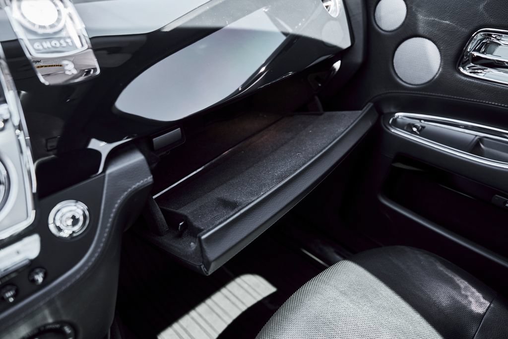 Used 2014 Rolls-Royce Ghost RWD image 86