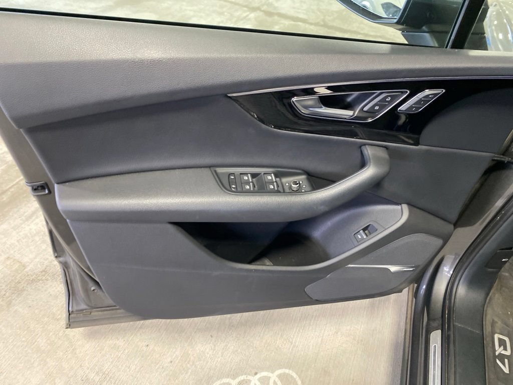 Used 2019 Audi Q7 3.0T Prestige AWD/4WD image 14