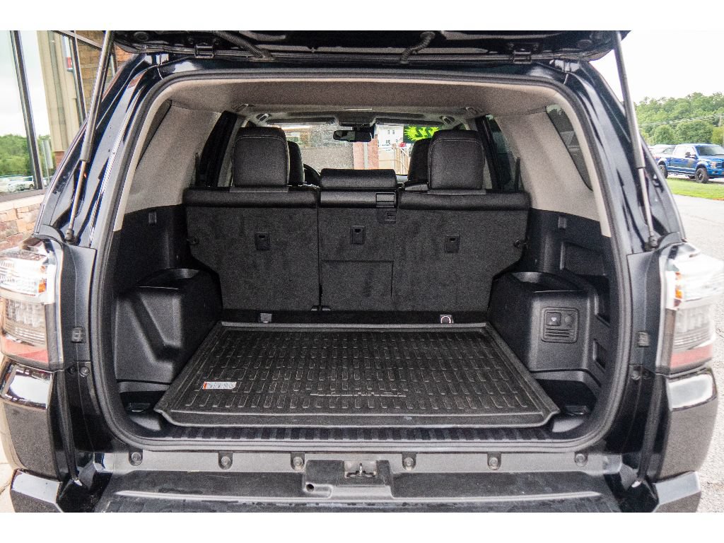 Used 2022 Toyota 4Runner SR5 Premium w/ Moonroof Package AWD/4WD image 30