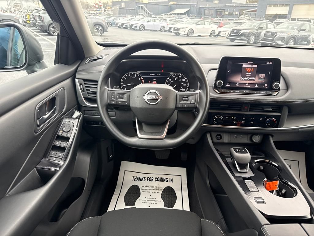Used 2025 Nissan Rogue S image 14